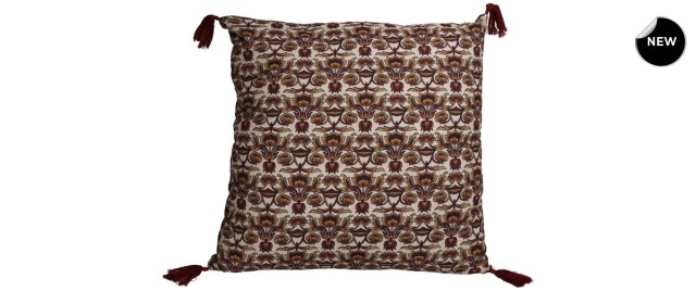 Multi-decorative-cushion_front